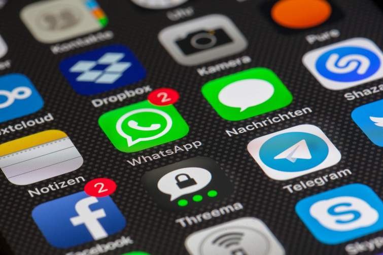 Etika Mengirim Email, Whatsapp, SMS