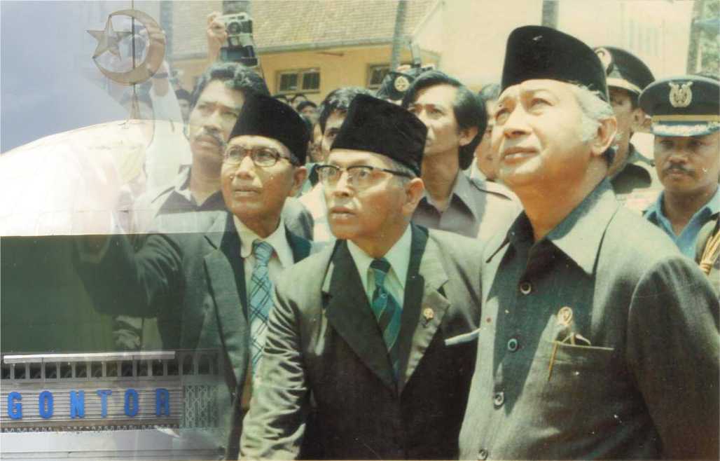 Peresmian Masjid Jami Pondok Modern Gontor Oleh Presiden Soeharto